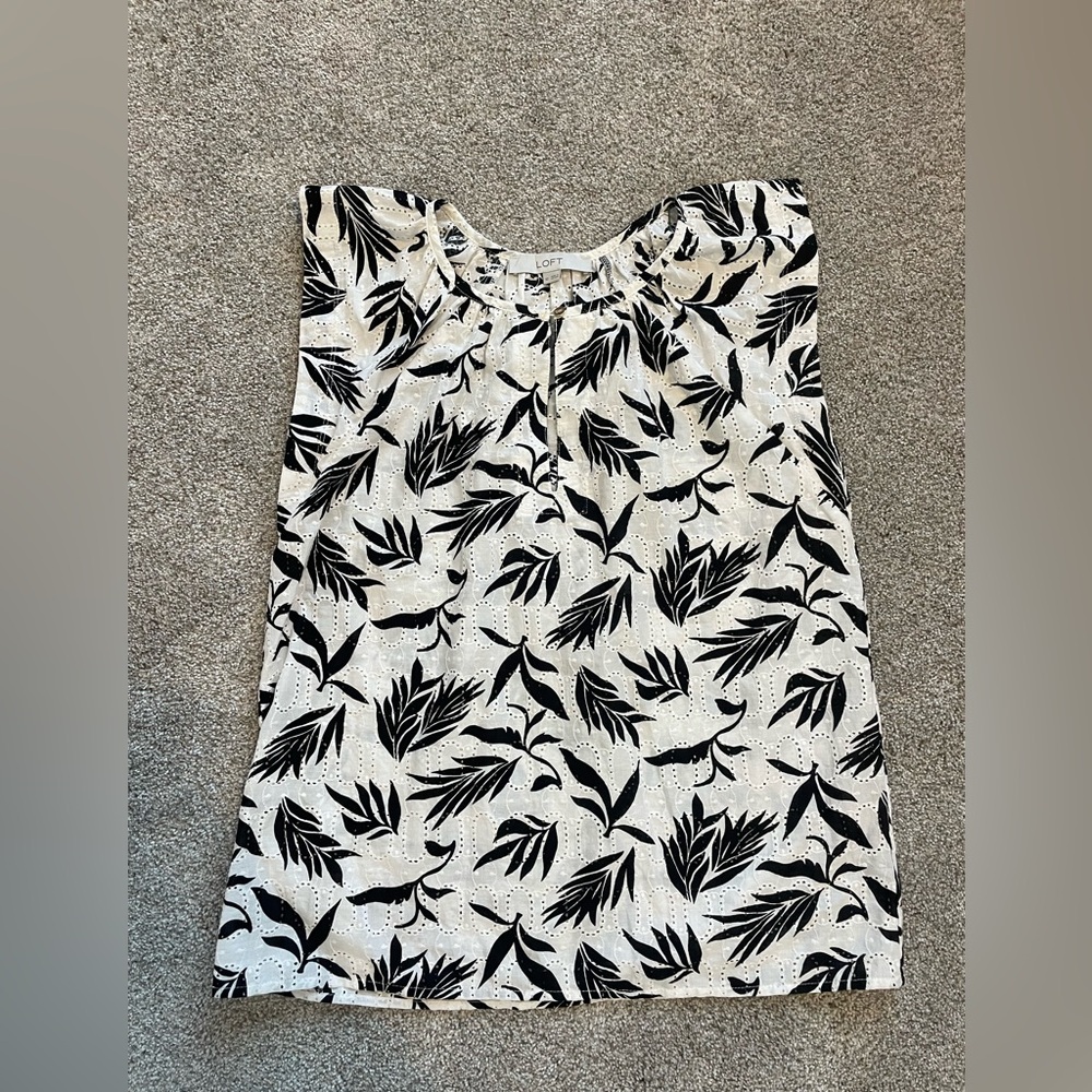 Womens LOFT Leaf Pattern Blouse- Size XS